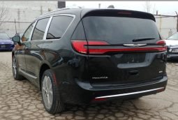 Chrysler Pacifica 3.6L V6 PINNACLE AWD