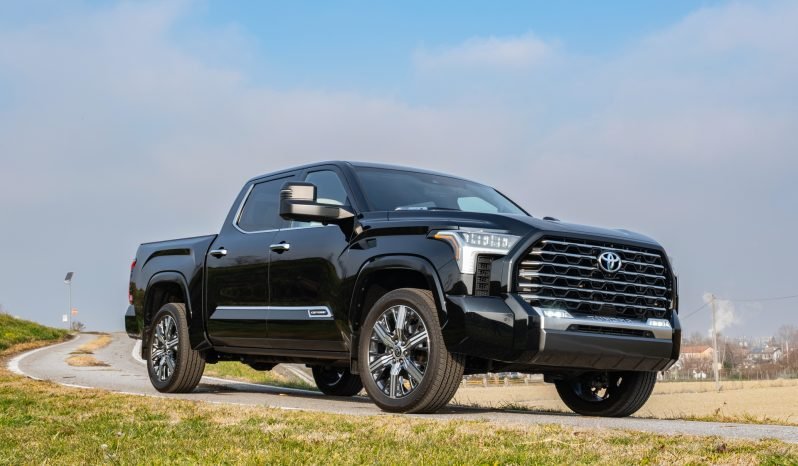 Toyota Tundra Crew 3.5L v6 Twin Turbo 4×4 HYBRID CAPSTONE