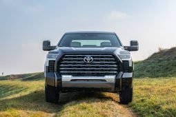 Toyota Tundra Crew 3.5L v6 Twin Turbo 4×4 HYBRID CAPSTONE