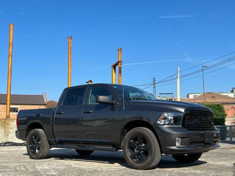 DODGE RAM 1500 DS CREW CAB 5.7L V8 SLT 2024