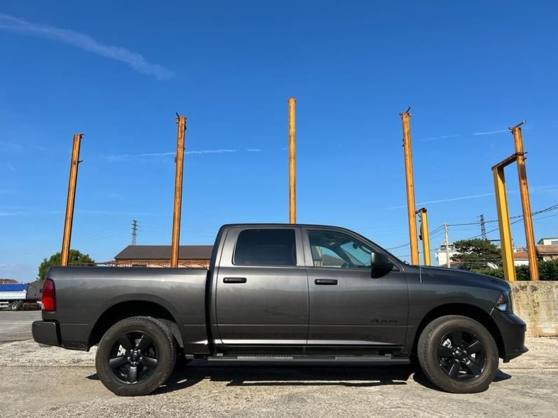 DODGE RAM 1500 DS CREW CAB 5.7L V8 SLT 2024