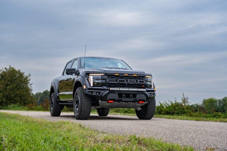 FORD F 150 RAPTOR R 4X4 SUPERCREW 5.2L SUPERCHARGED V8