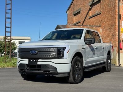 FORD F 150 LIGHTNING AWD SUPERCREW XLT