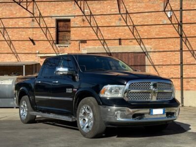 DODGE RAM 1500 5.7L V8 LARAMIE 4×4