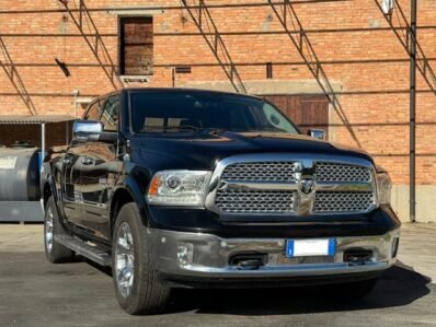 DODGE RAM 1500 5.7L V8 LARAMIE 4×4