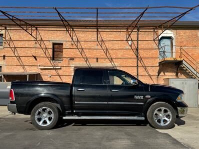 DODGE RAM 1500 5.7L V8 LARAMIE 4×4