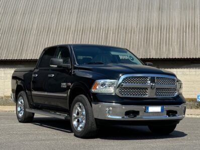 DODGE RAM 1500 LARAMIE 4×4