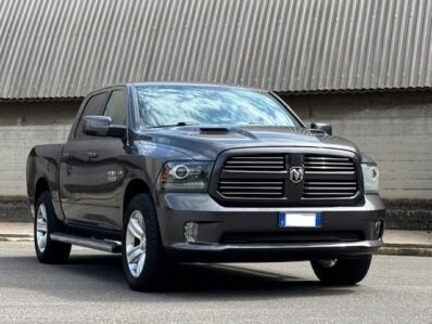 DODGE RAM 1500 5.7L V8 4×4 HEMI SPORT