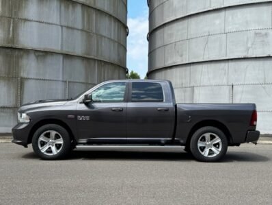 DODGE RAM 1500 5.7L V8 4×4 HEMI SPORT