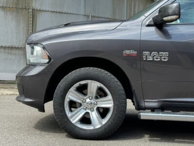 DODGE RAM 1500 5.7L V8 4×4 HEMI SPORT