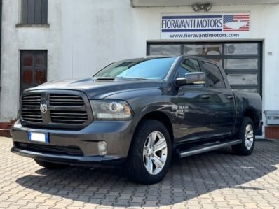 DODGE RAM 1500 5.7L V8 4×4 HEMI SPORT