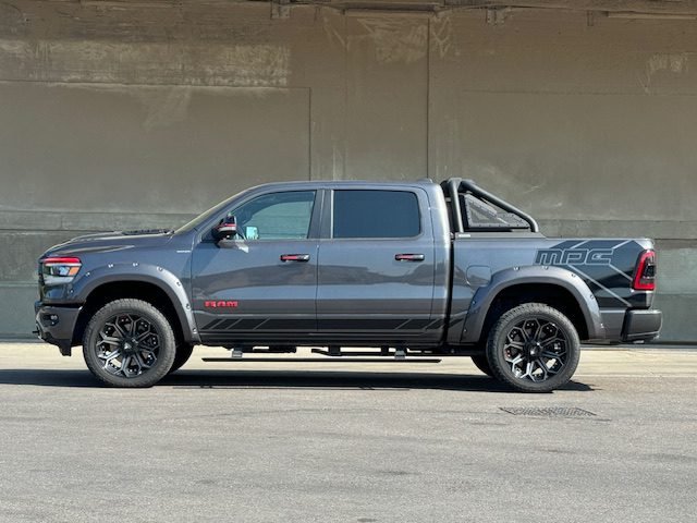 DODGE RAM 1500 CREW CAB 5.7L V8 LARAMIE SPORT NIGHT EDITION