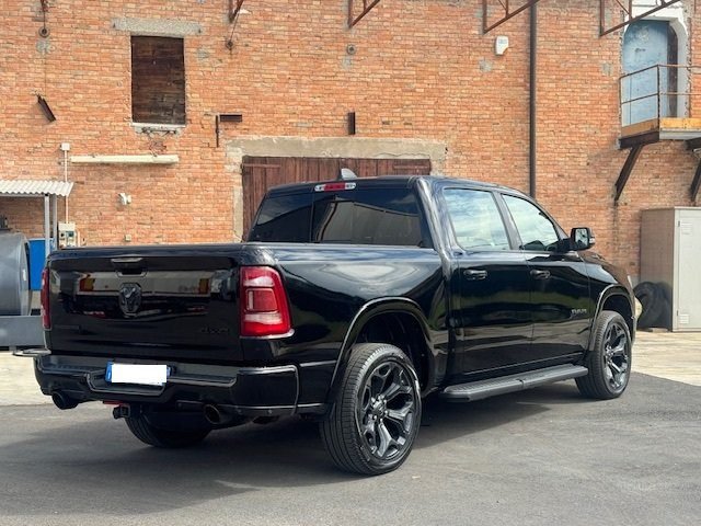 DODGE RAM 1500 CREW CAB 5.7L V8 BIG HORN NIGHT EDITION 4×4