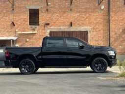 DODGE RAM 1500 CREW CAB 5.7L V8 BIG HORN NIGHT EDITION 4×4