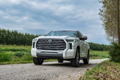 Toyota Tundra Crew 3.5L v6 Twin Turbo 4×4 HYBRID CAPSTONE