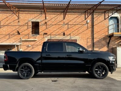 DODGE RAM 1500 SPORT 5.7L V8 NIGHT EDITION 4×4