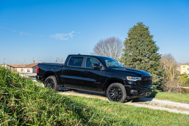 DODGE RAM 1500 LIMITED CREW CAB 4×4 3.0L HO – 2025