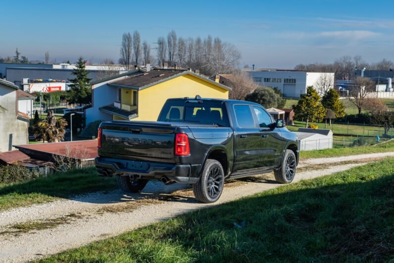 DODGE RAM 1500 LIMITED CREW CAB 4×4 3.0L HO – 2025