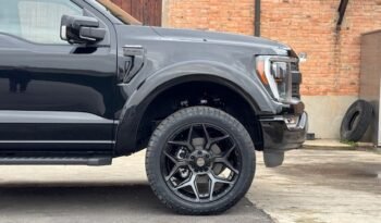 Ford F 150 LARIAT 5.0L V8 4x4 SUPERCREW - BLACK ROCK