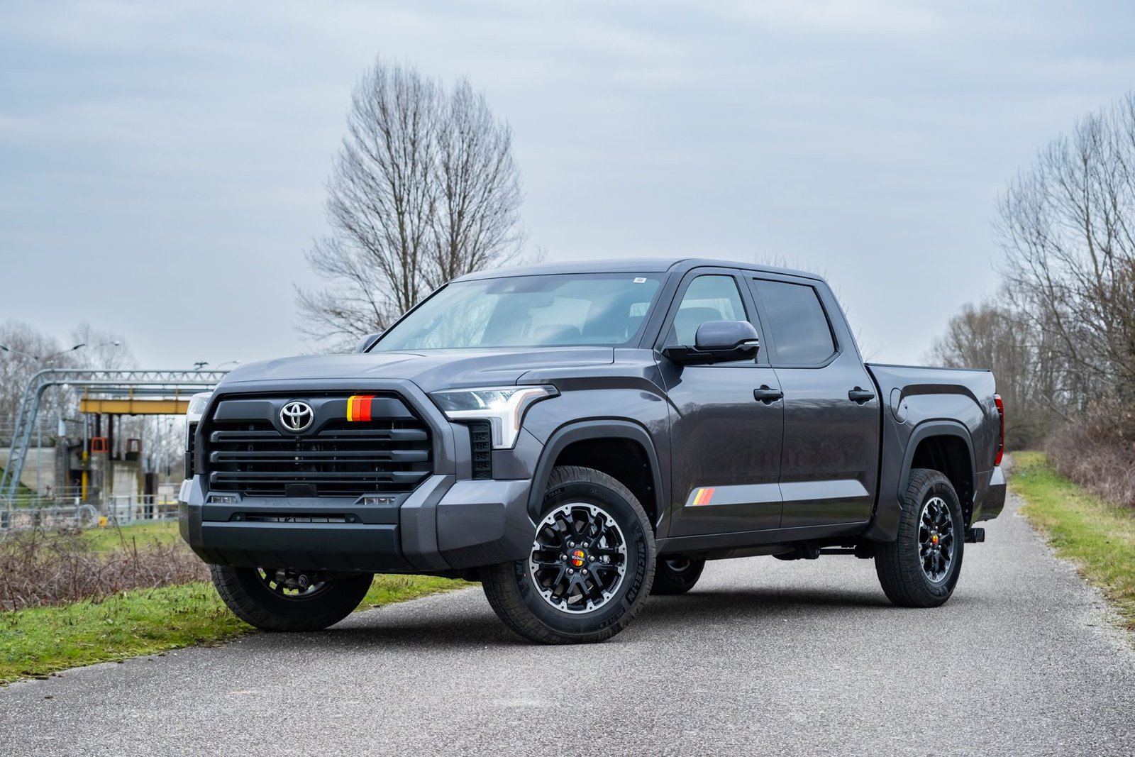 Da Fioravanti Motors, la gamma del Toyota Tundra diventa ancora più ricca. Dopo numerosi esemplari in allestimento Capstone (il più lussuoso in assoluto), in Italia arriva il TRD Rally Package