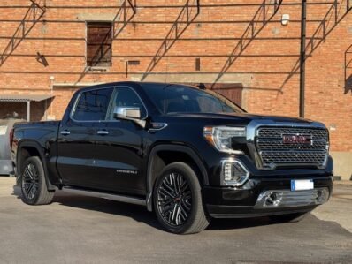 GMC SIERRA DENALI