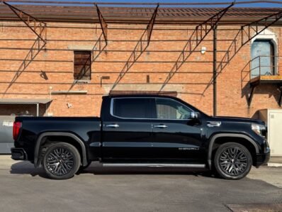 GMC SIERRA DENALI