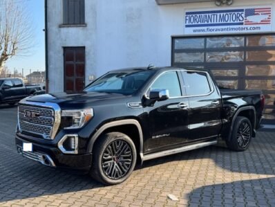 GMC SIERRA DENALI