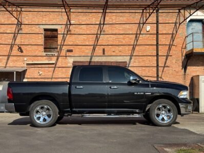 DODGE RAM LARAMIE 5.7L V8 4×4