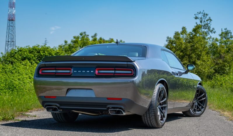 Dodge Challenger 5.7 R/T SHAKER HOOD