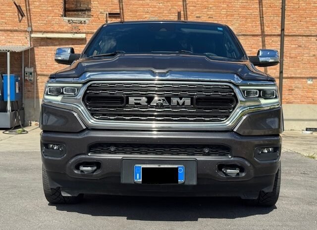 DODGE RAM 1500 LIMITED CREW CAB 4×4 5.7L V8