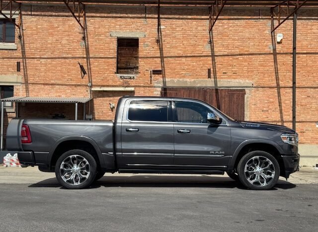 DODGE RAM 1500 LIMITED CREW CAB 4×4 5.7L V8