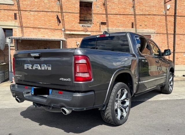 DODGE RAM 1500 LIMITED CREW CAB 4×4 5.7L V8