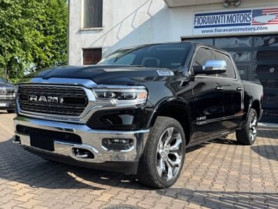 DODGE RAM 1500 LIMITED CREW CAB 4×4 E-TORQUE 5.7L V8