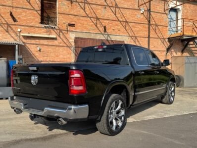 DODGE RAM 1500 LIMITED CREW CAB 4×4 E-TORQUE 5.7L V8