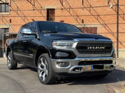DODGE RAM 1500 LIMITED CREW CAB 4×4 E-TORQUE 5.7L V8
