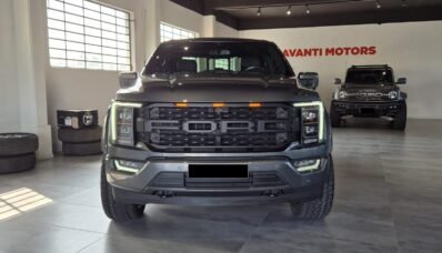 FORD F150 LARIAT 5.0L V8 4×4 SUPERCREW – BLACK ROCK