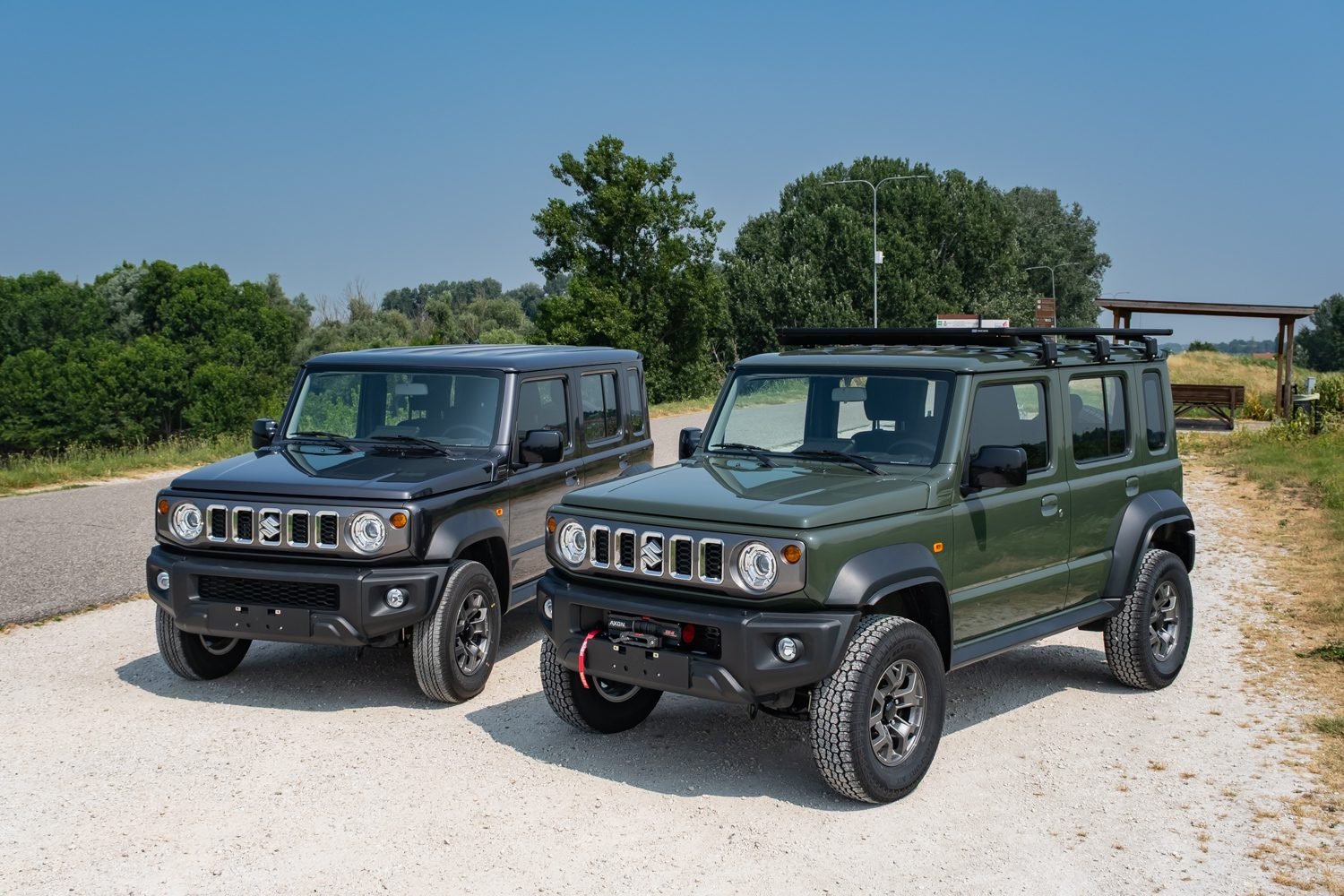 Il Suzuki Jimny 5 porte sbarca in Italia grazie a Fioravanti Motors. Equipaggiato con un 1.5 da 105 CV, ha la trazione integrale e può essere richiesto con varie personalizzazioni.