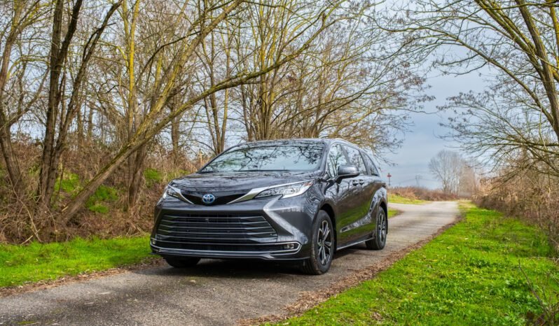 Toyota Sienna 2.5 Limited Platinum Hybrid AWD 2026