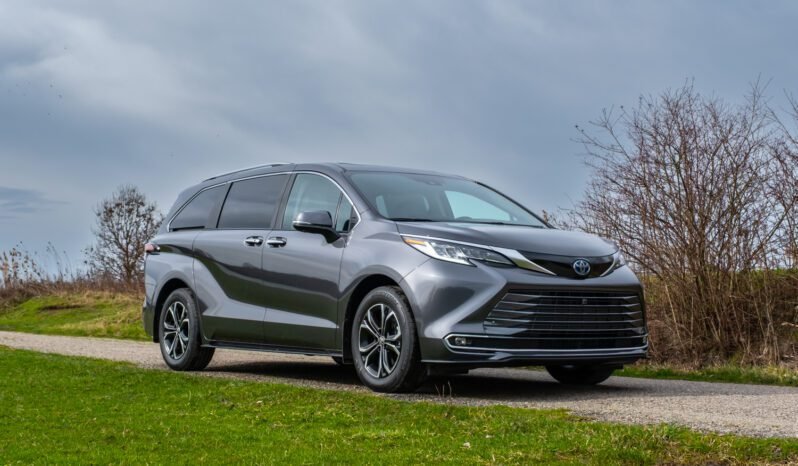 Toyota Sienna 2.5 Limited Platinum Hybrid AWD 2026