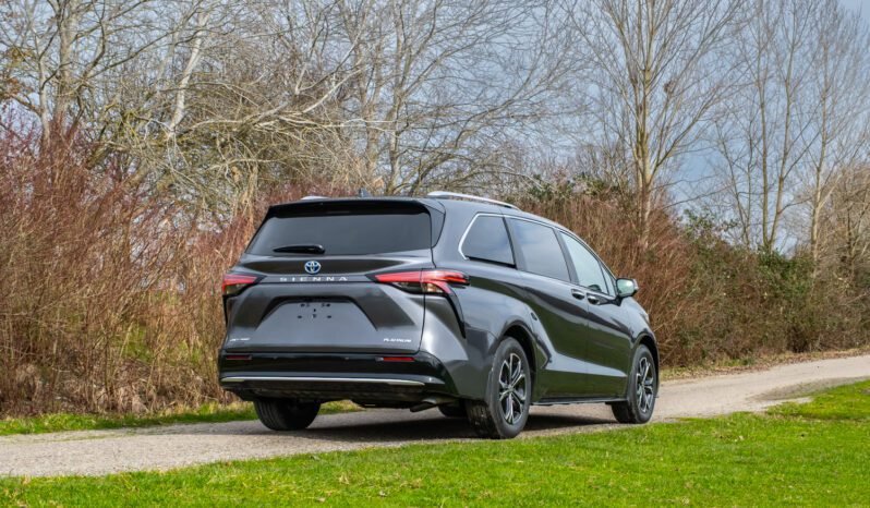 Toyota Sienna 2.5 Limited Platinum Hybrid AWD 2026