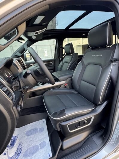 2026 DODGE RAM Laramie V8 5.7L Crew Cab Night Edition 4×4