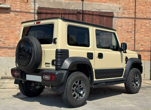 Suzuki Jimny 1.5L 5MT Top