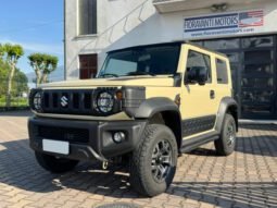 Suzuki Jimny 1.5L 5MT Top