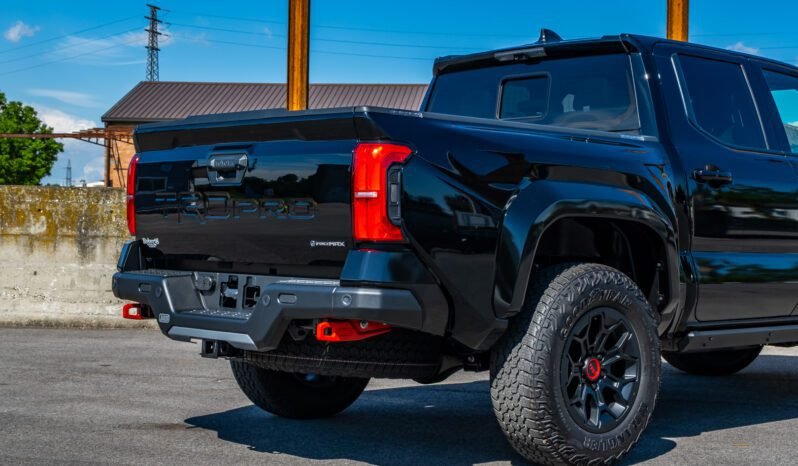 2026 Toyota Tacoma TRD PRO 2.4 i-Force HYBRID 4×4